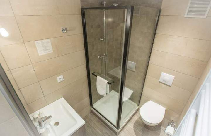 Bathroom in Briançon